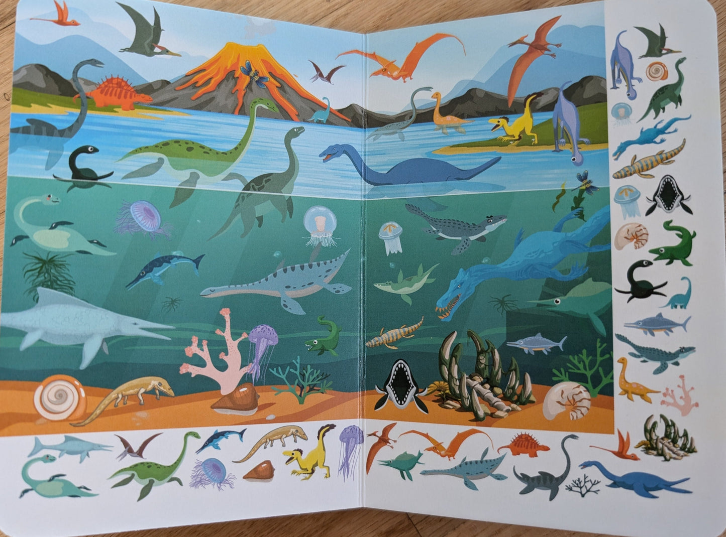 Wimmelbuch. Dinosaurs (small)